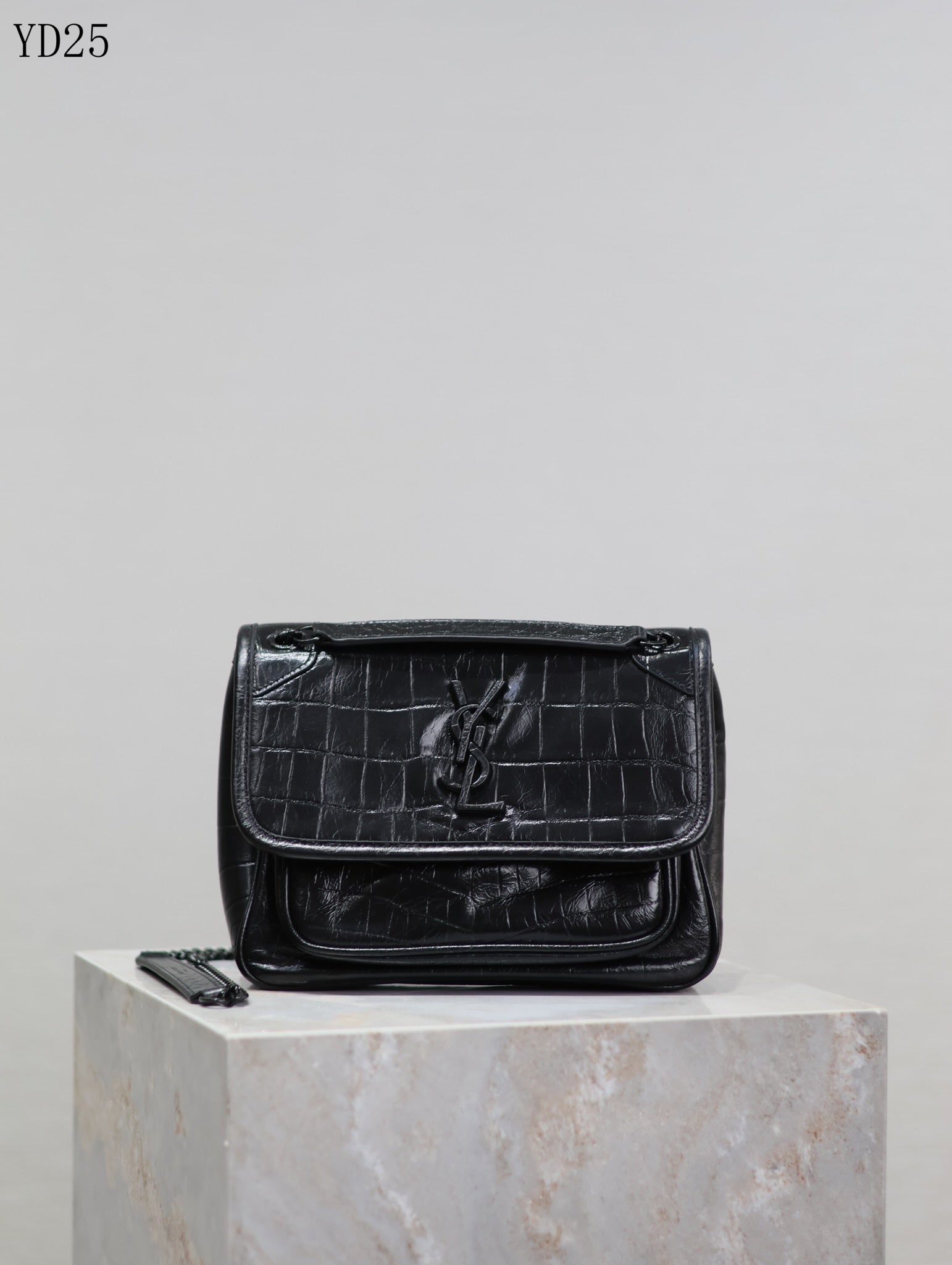 Niki Medium Patent Leather Shoulder Bag
