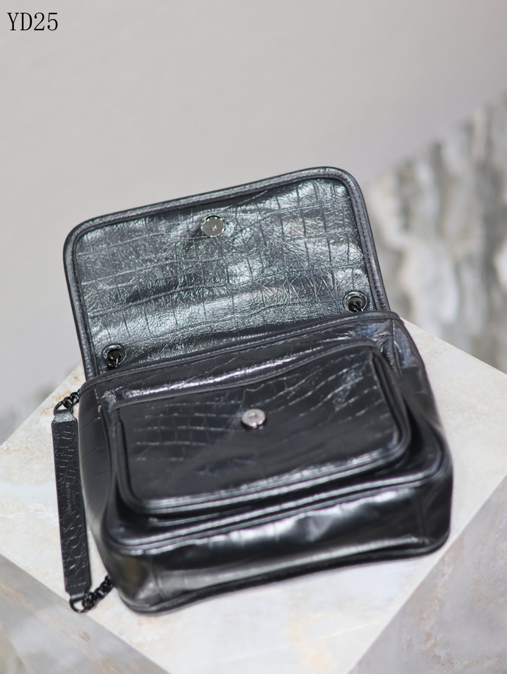 Niki Medium Patent Leather Shoulder Bag