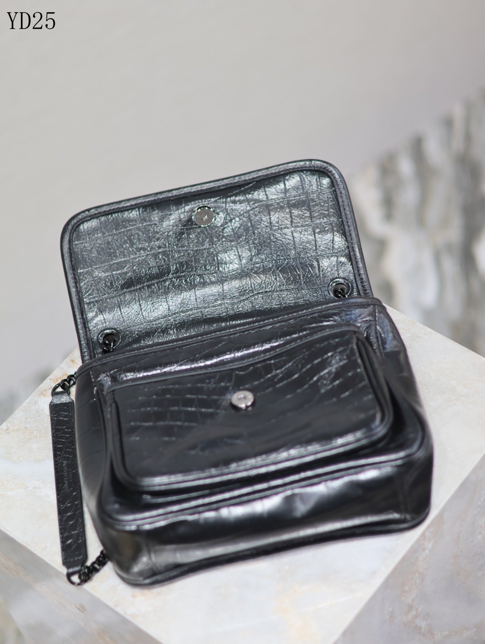 Niki Medium Patent Leather Shoulder Bag