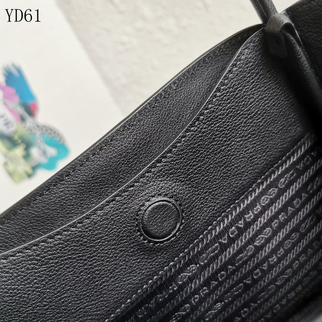 Tote Bag in Soft Grain Leather