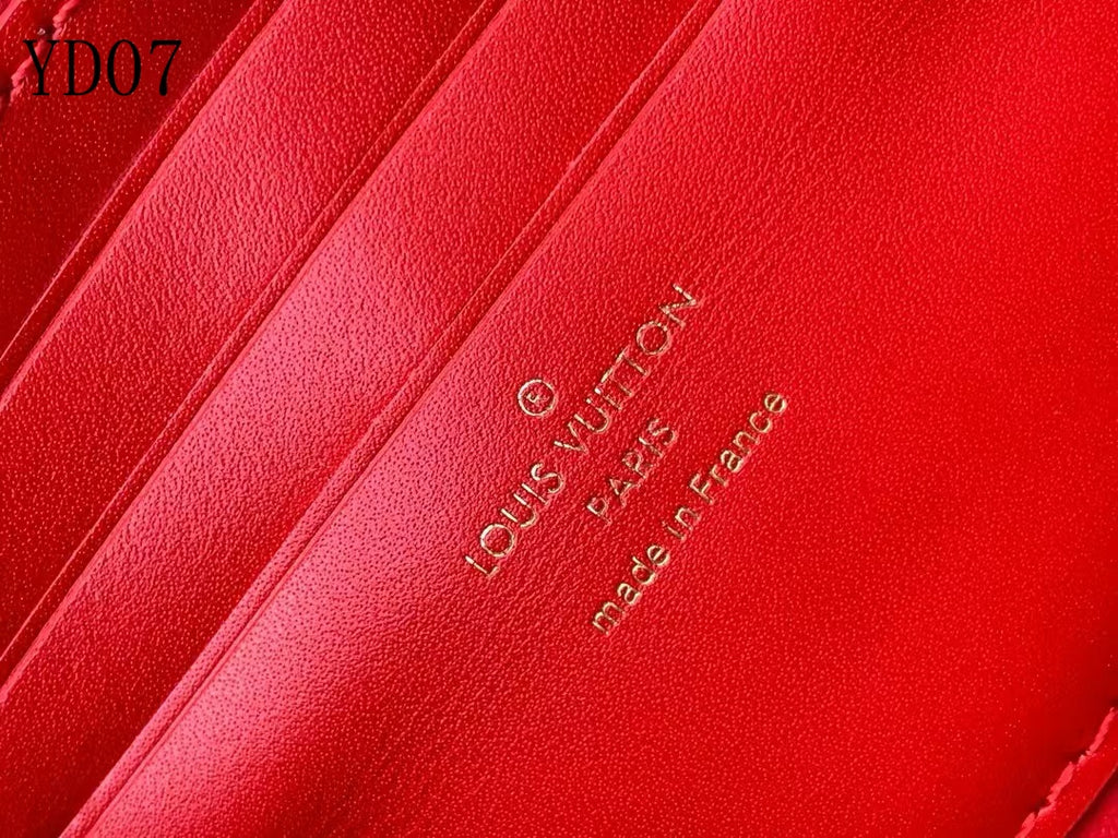 Capucines Wallet on Chain Bag