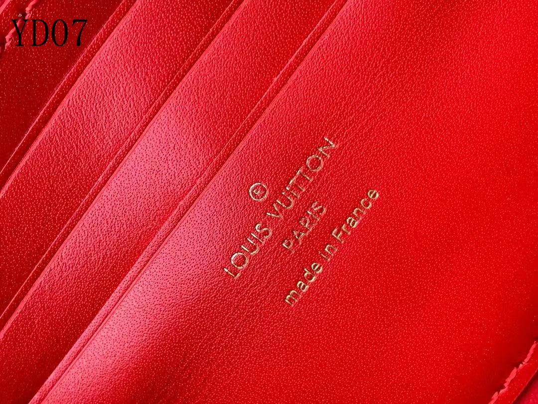 Capucines Wallet on Chain Bag