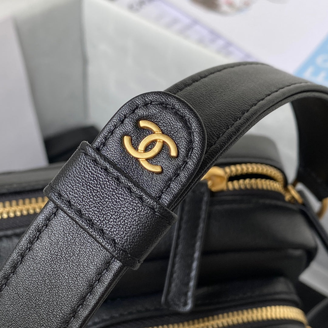 Quilted Dual-Pocket Crossbody Bag