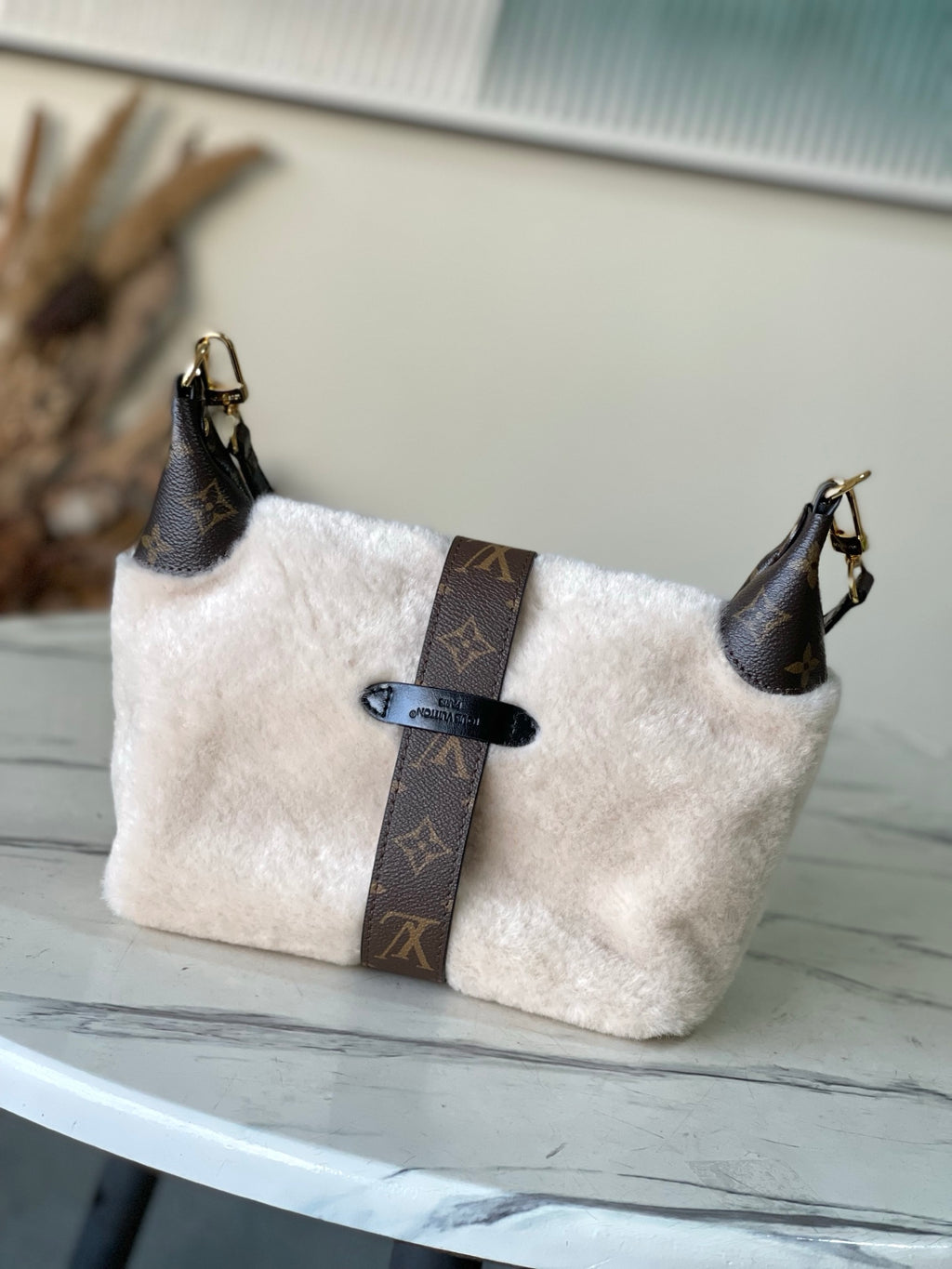 Ski Pochette Mia Shearling Handbag