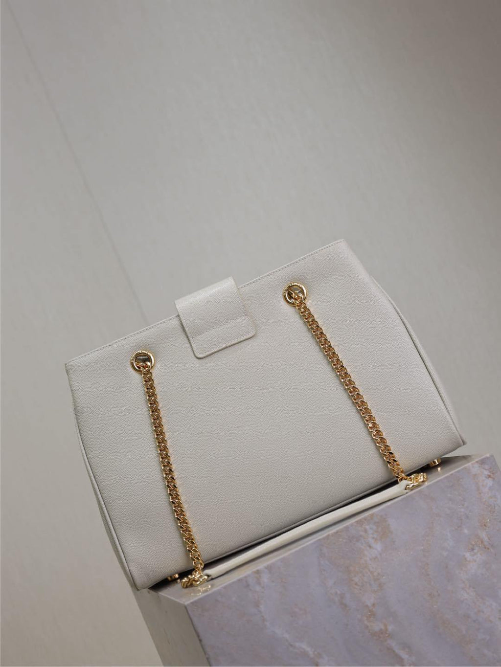 Grain Leather Chain Shoulder Bag