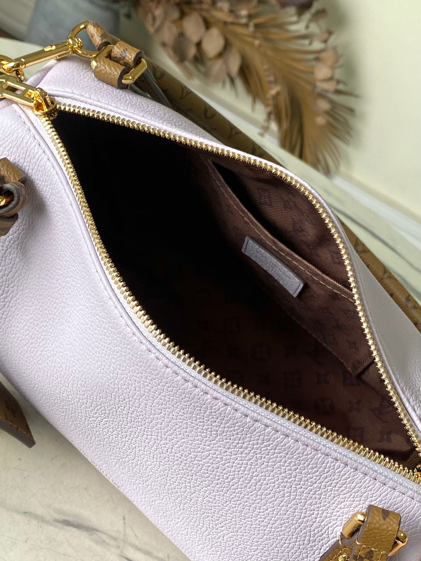 Express Small Leather Shoulder Bag