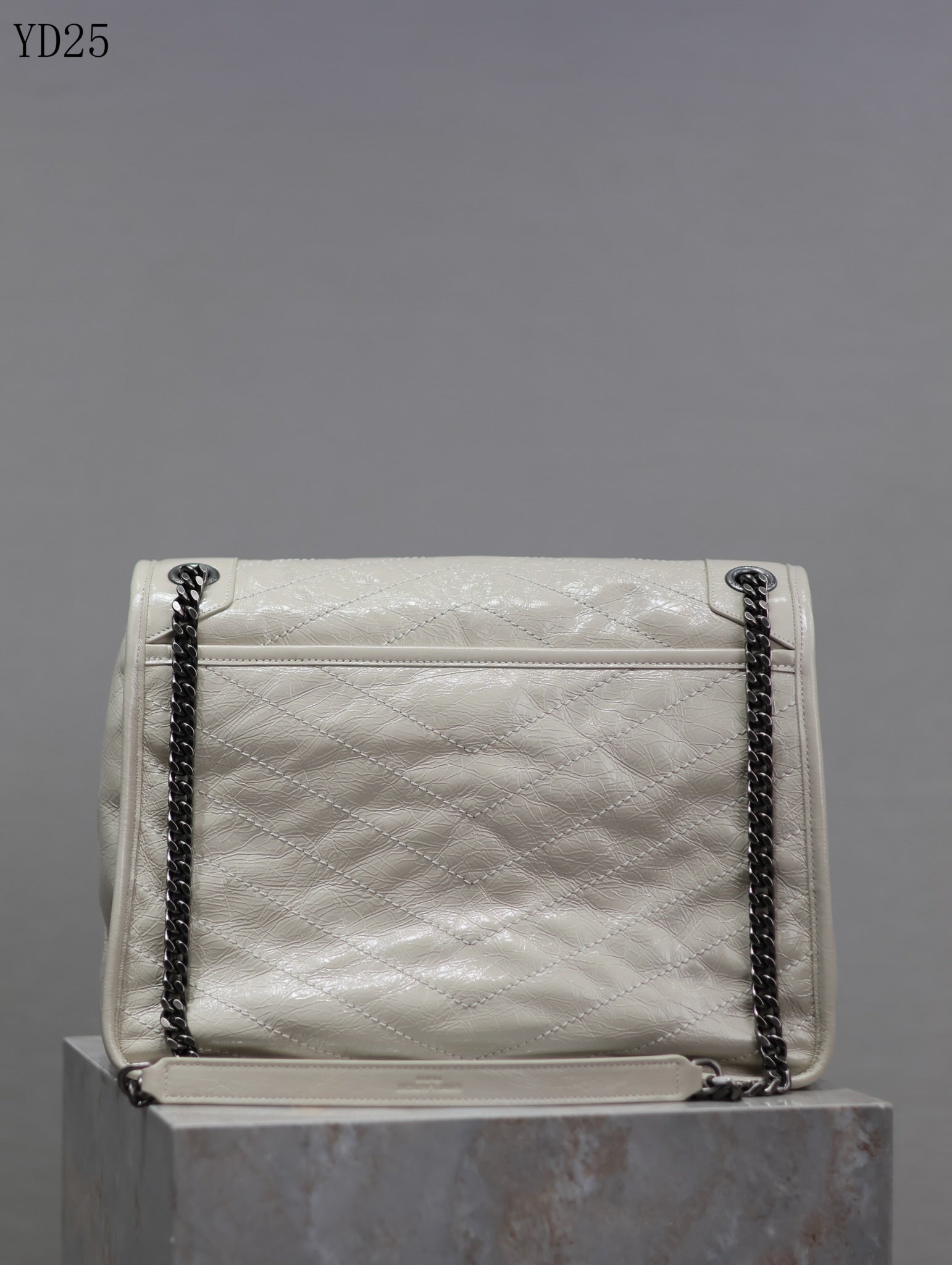 Niki Medium Leather Shoulder Bag