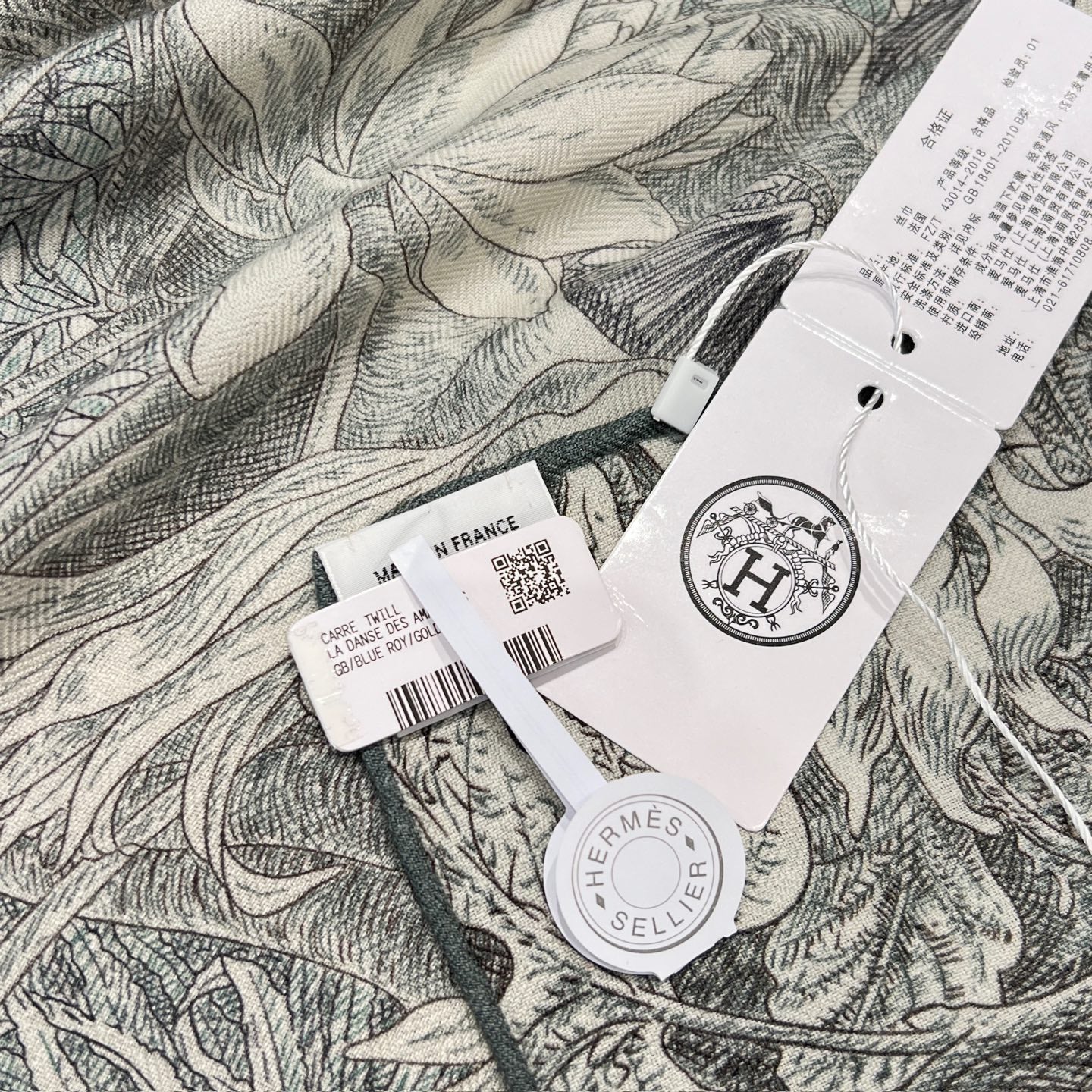 “Francois Houtin” Botanical Garden Cashmere & Silk Shawl 136 x 137 cm – Grey Green