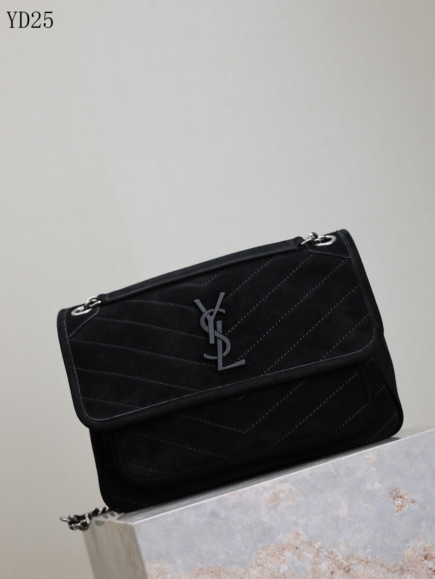 Niki Medium Shoulder Bag