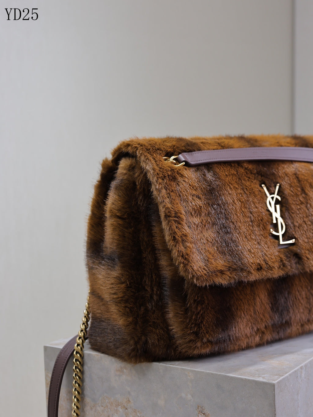 Niki Medium in Shearling Bag