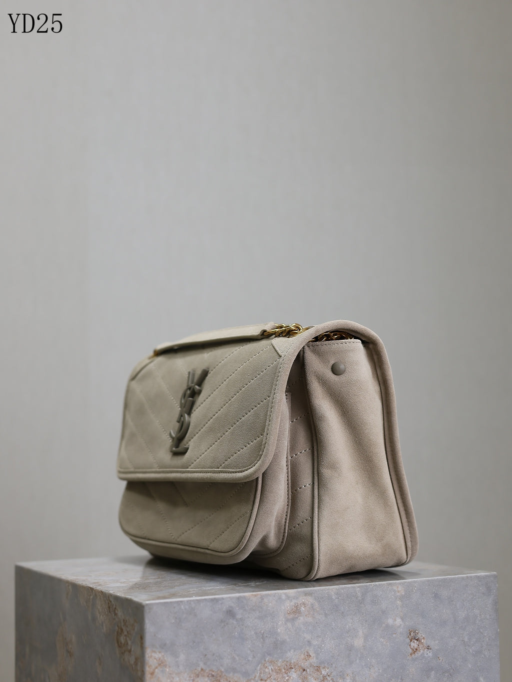 Niki Medium Shoulder Bag