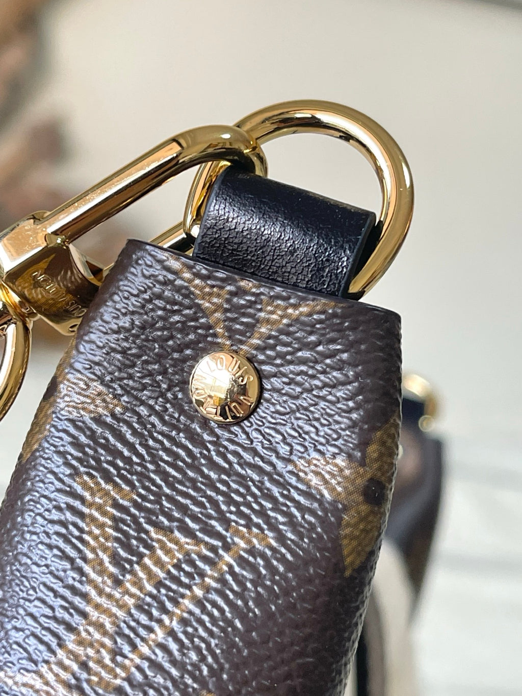 Ski Pochette Mia Shearling Handbag