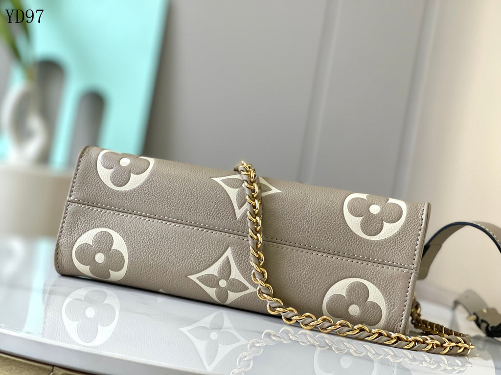 OnTheGo East West Bag