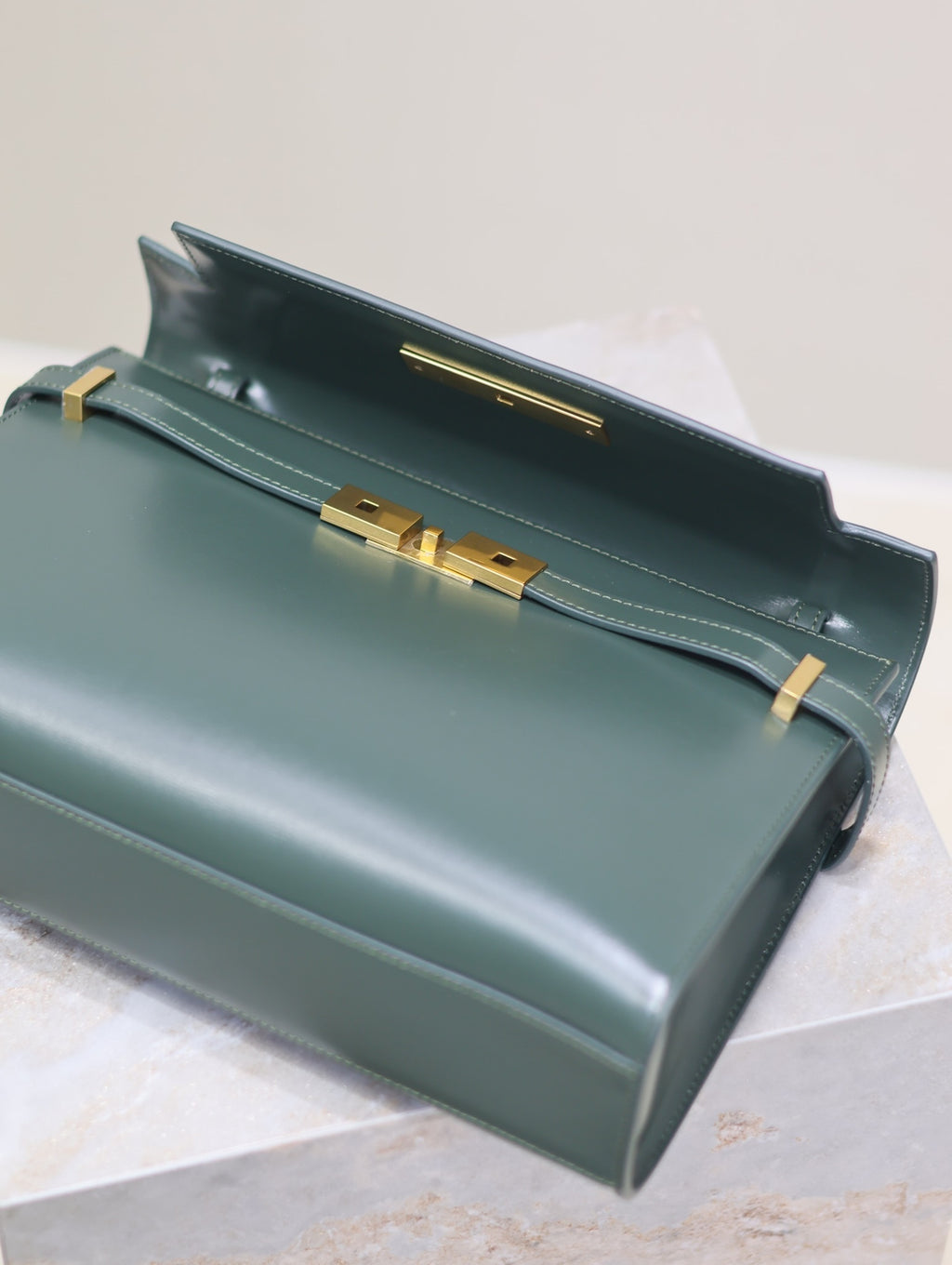 Crocodile-Embossed Leather Chain Bag