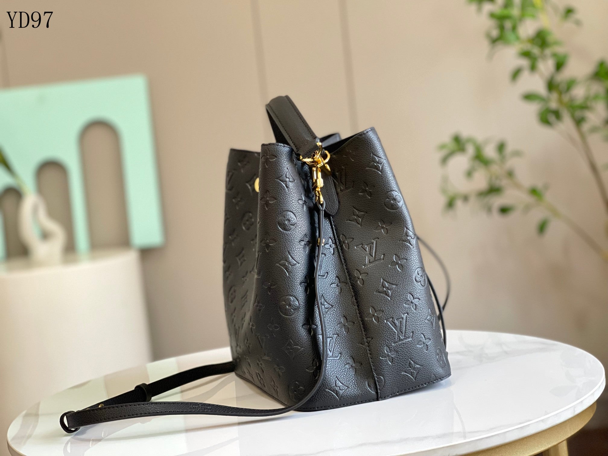 NéoNoé MM Bucket Bag