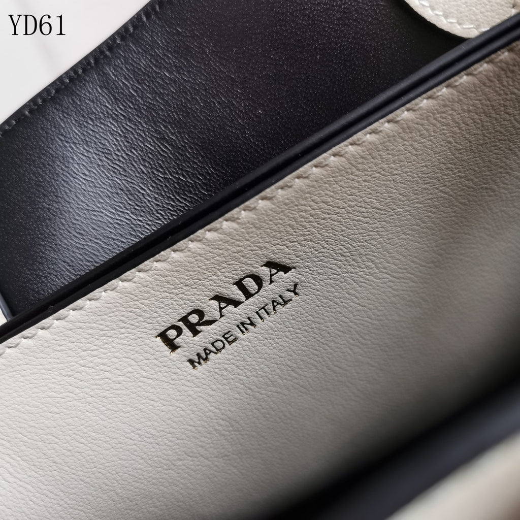 Buckle Belted Medium Leather Tote Bag