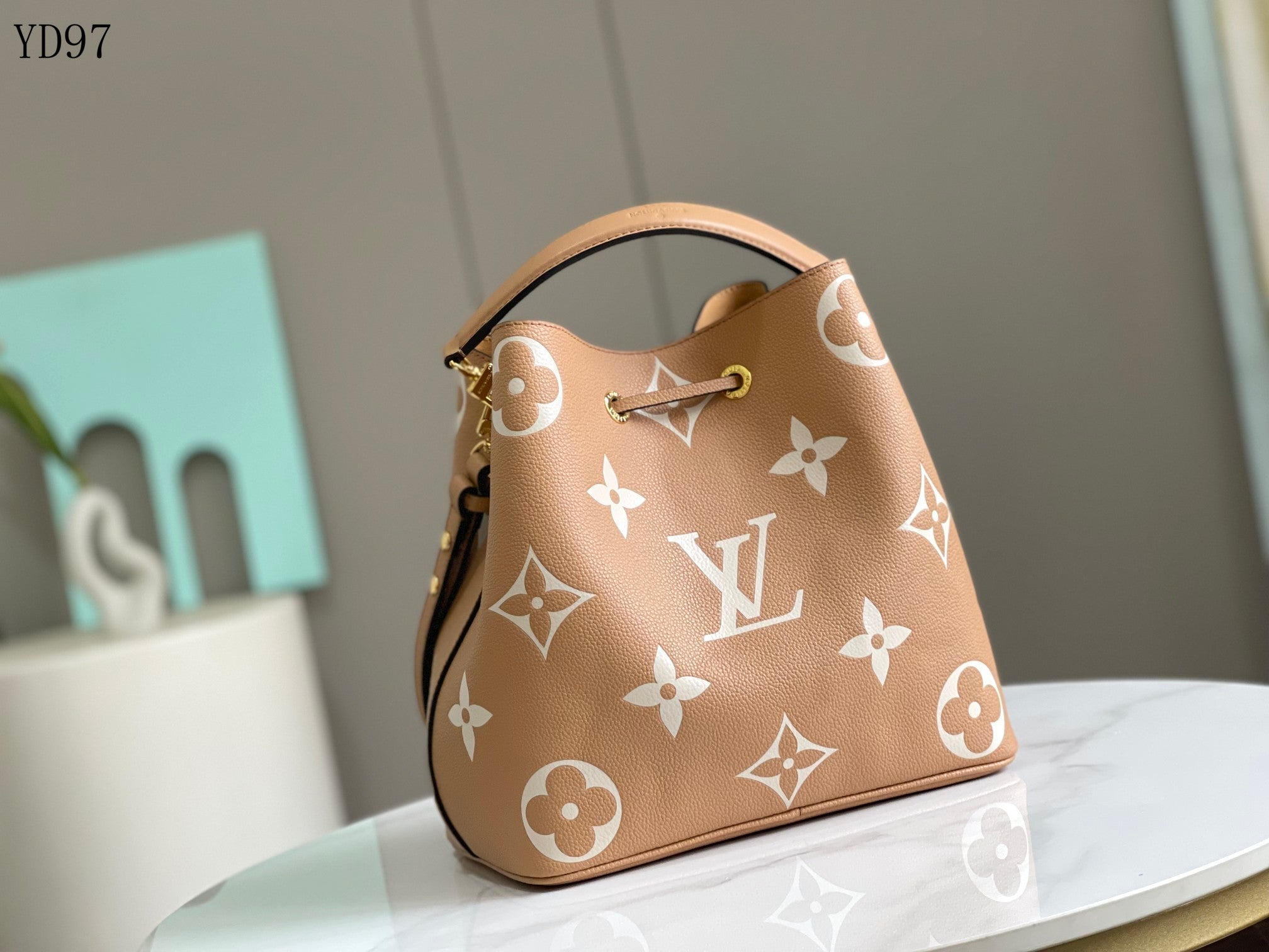 NeoNoé Bucket Bag