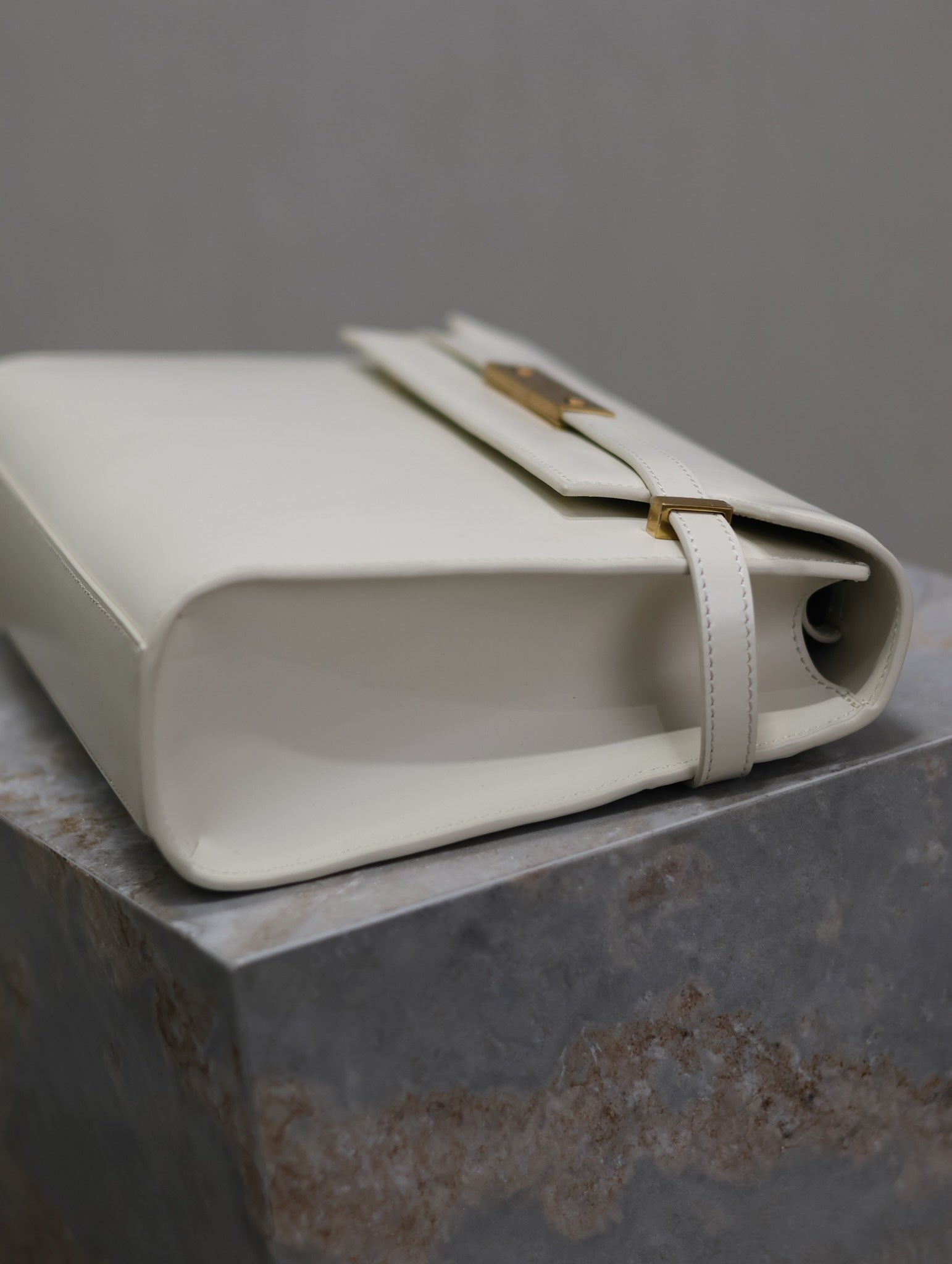 Crocodile-Embossed Leather Chain Bag