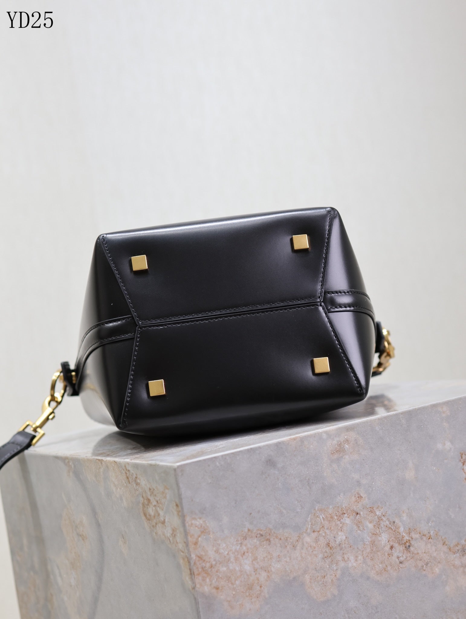 Le 37 Small Bucket Bag