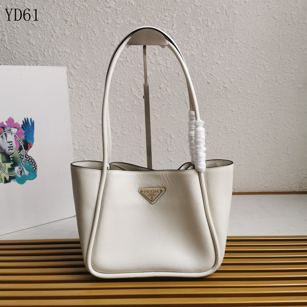 Tote Bag in Soft Grain Leather