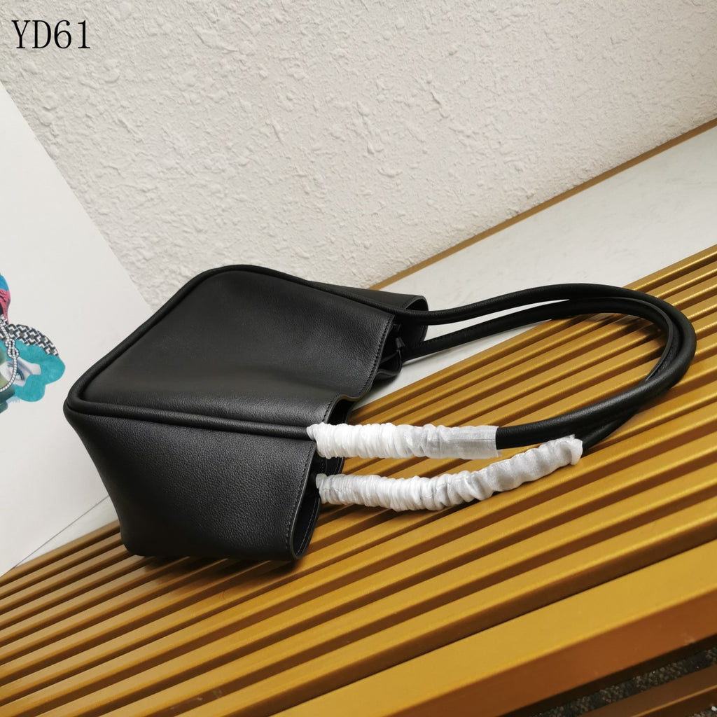 Tote Bag in Soft Grain Leather