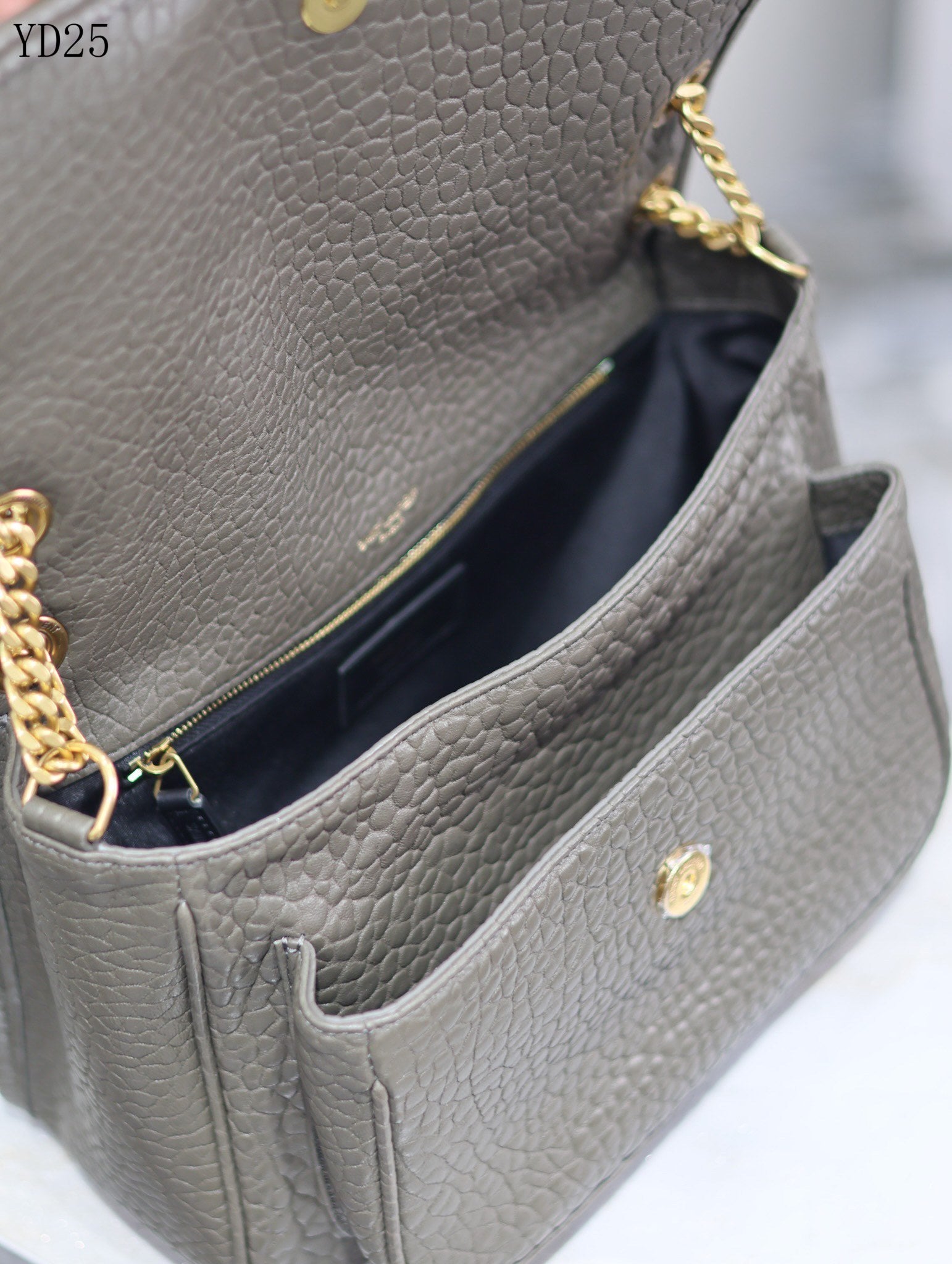 Niki Medium Shoulder Bag