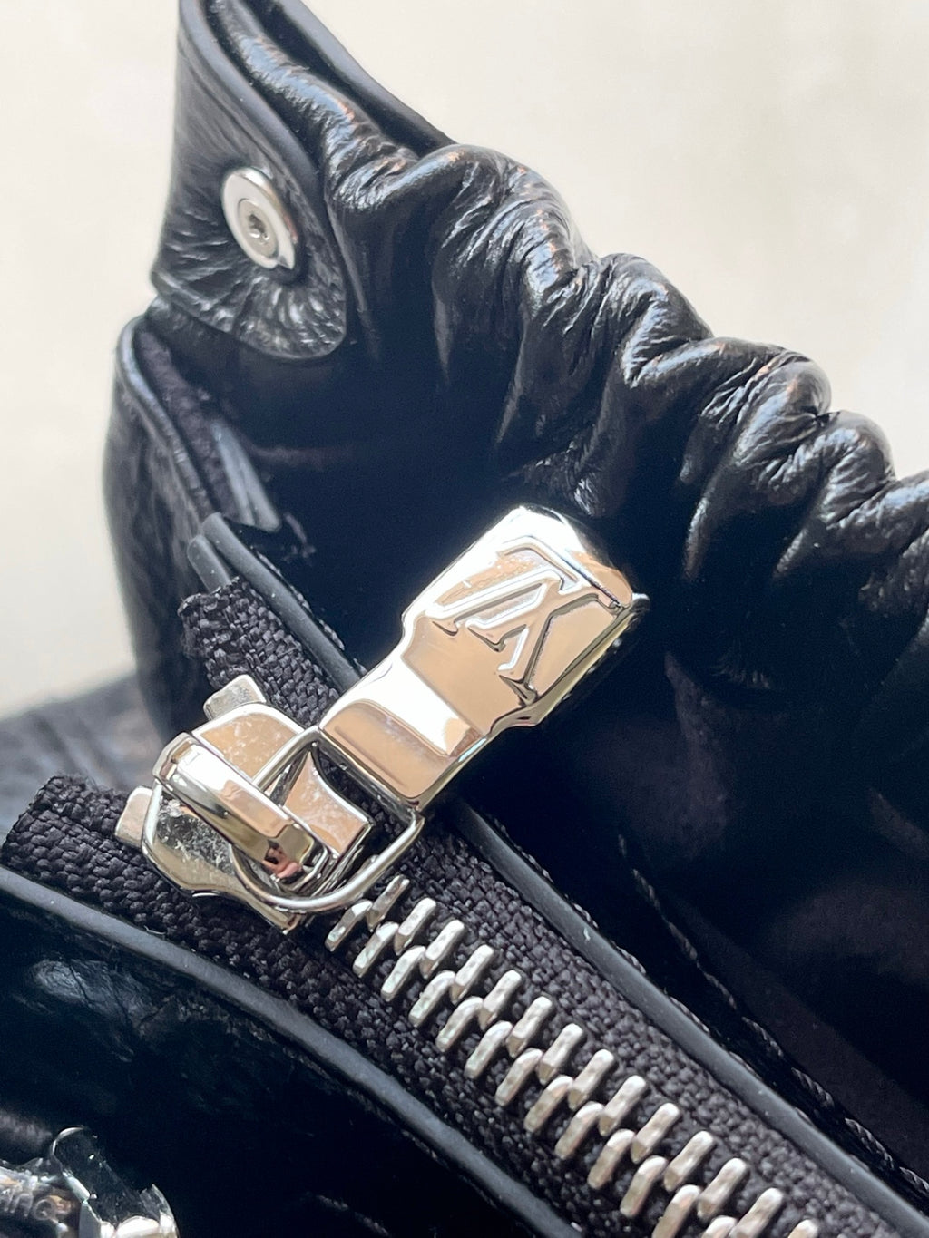 Pochette Sling Leather Clutch