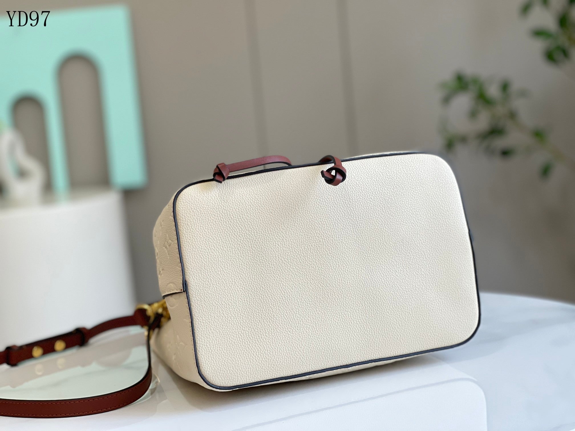 NéoNoé MM Bucket Bag