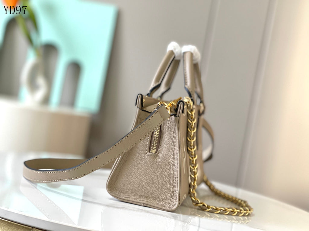 OnTheGo East West Bag