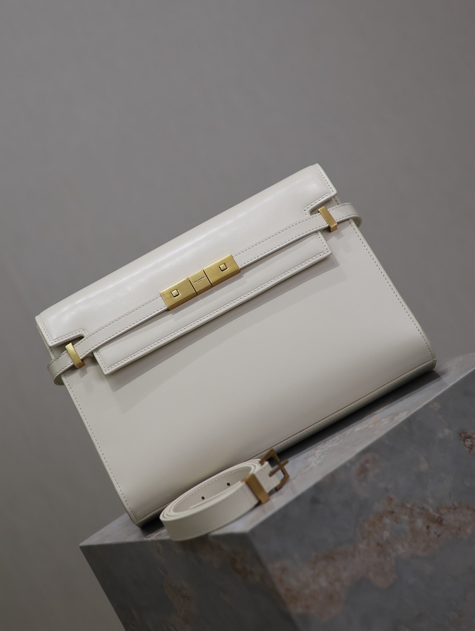 Crocodile-Embossed Leather Chain Bag