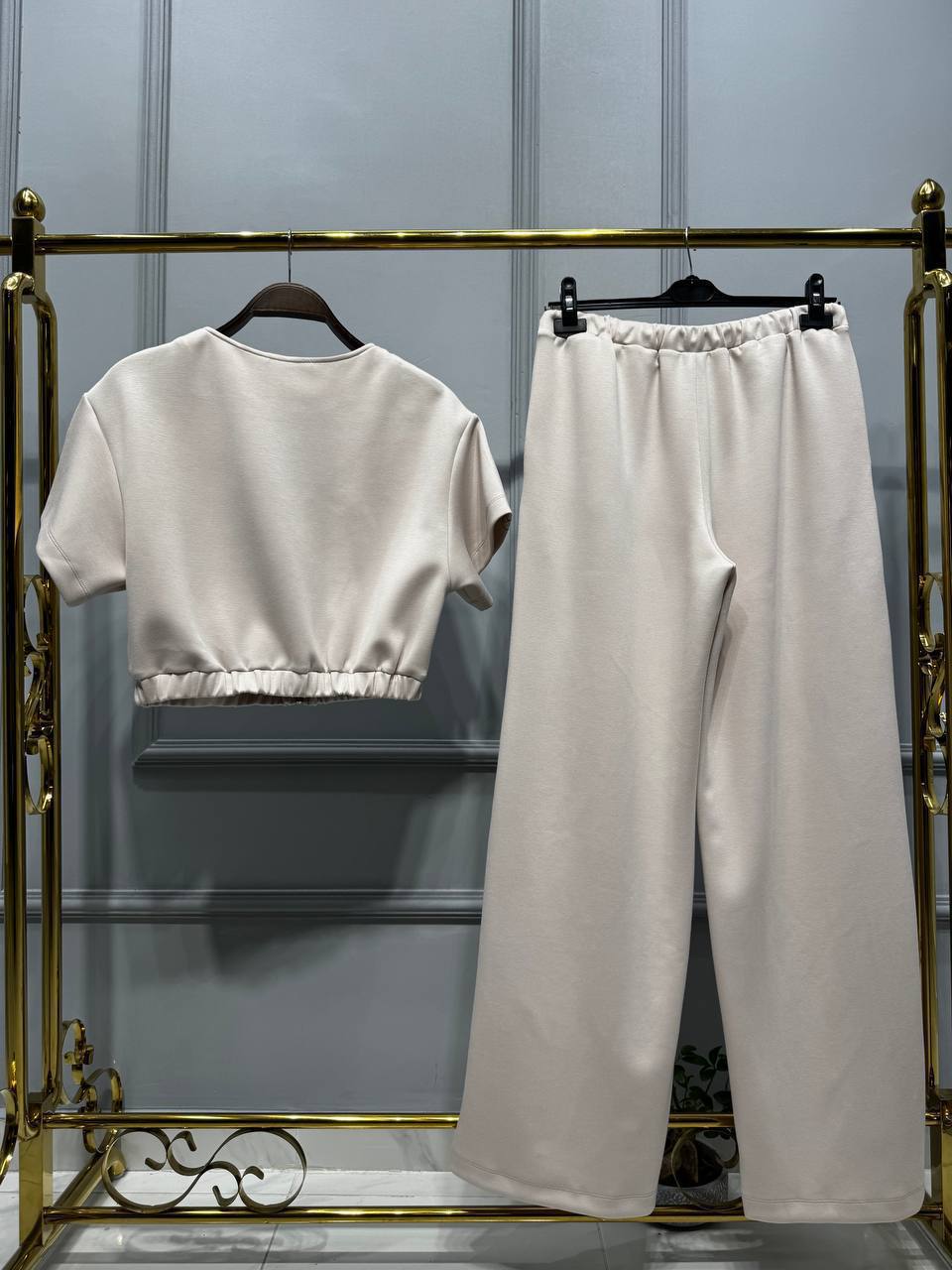 Beige 2-Piece Luxury Set – Zip Top & Wide-Leg Pants