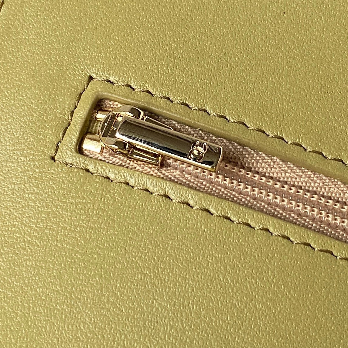 19 Woc Quilted Chain Bag