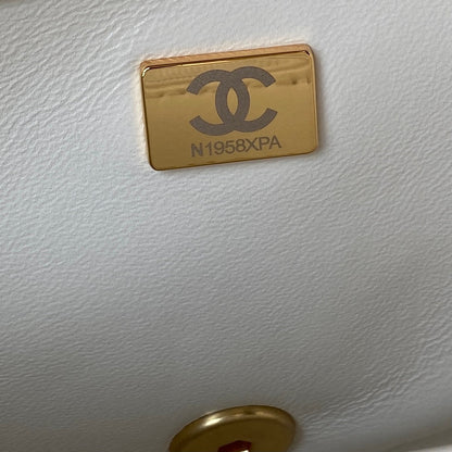 Matelasse Chain Shoulder Bag