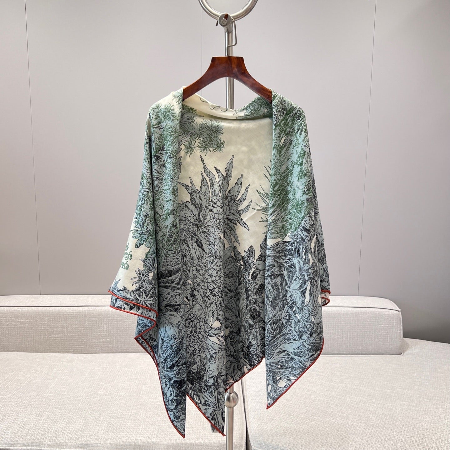 “Francois Houtin” Botanical Garden Cashmere & Silk Shawl 136 x 137 cm