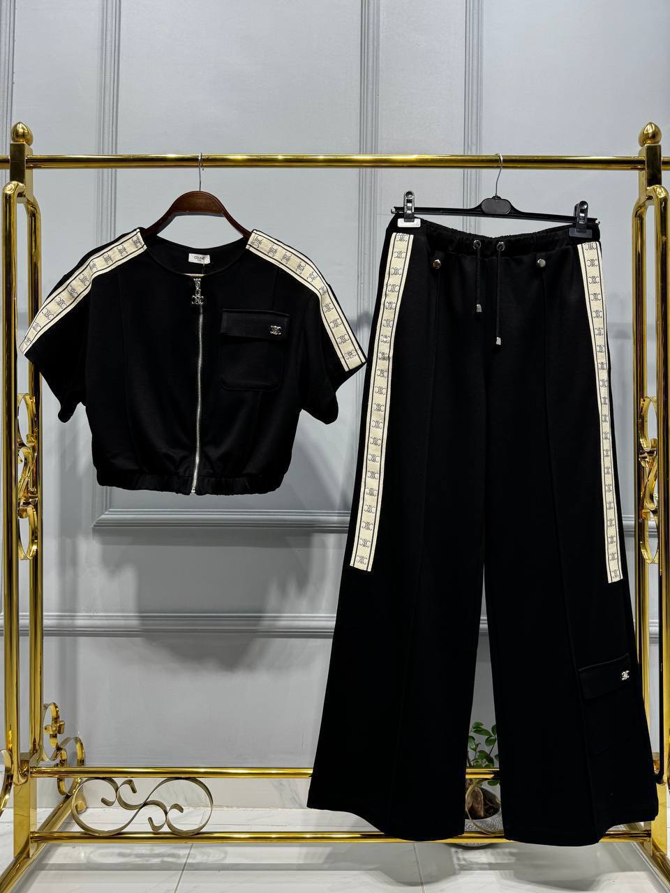 Black 2-Piece Luxury Set – Zip Top & Wide-Leg Pants