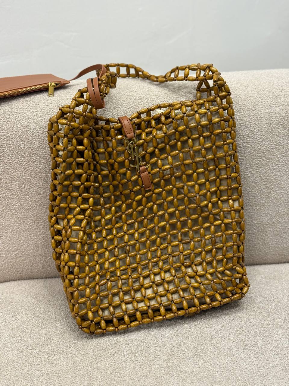 Le 5 À 7 Large In Wood Beads