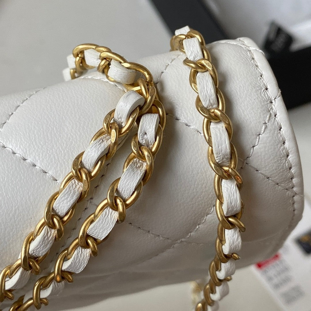 19 Woc Quilted Chain Bag