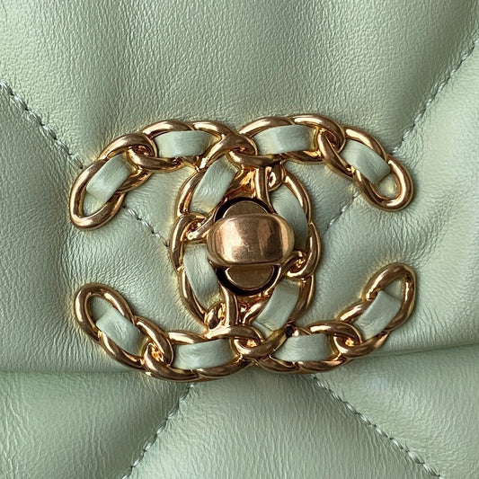 19 Flap Bag