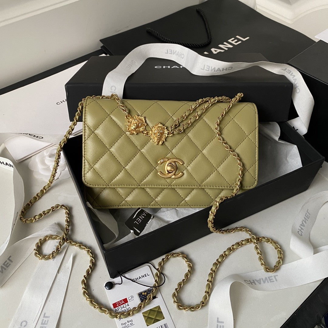 19 Woc Quilted Chain Bag