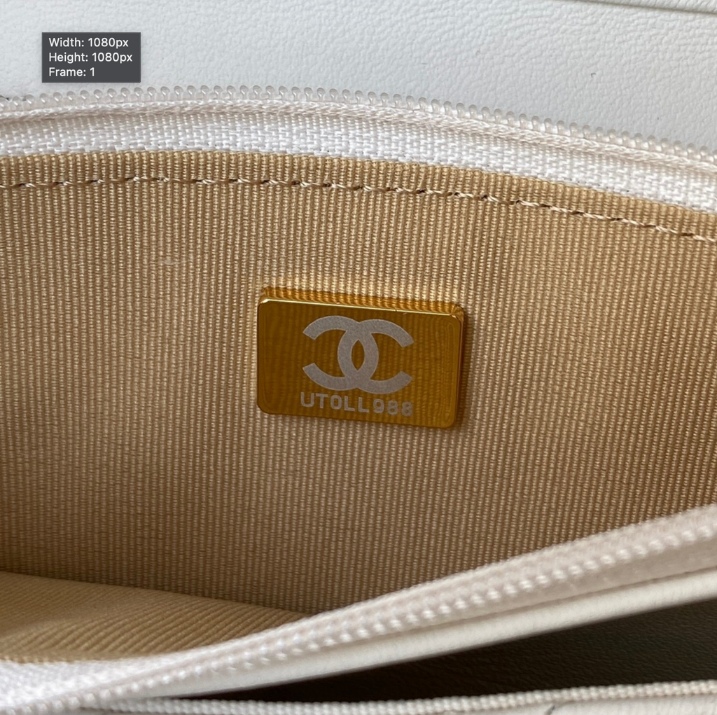 Classic Quilted Wallet on Chain