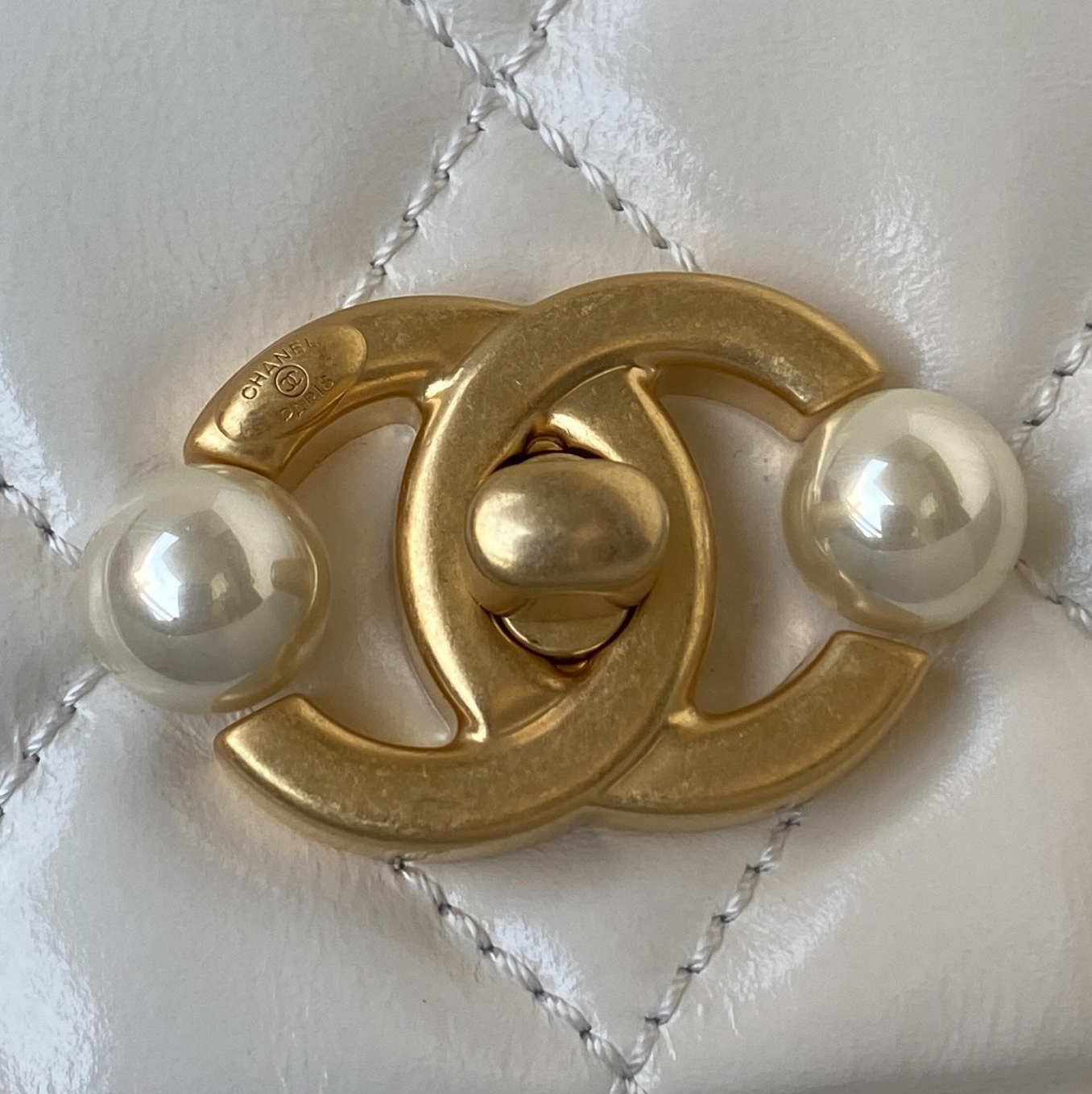 Medium Pearl Strap Bag