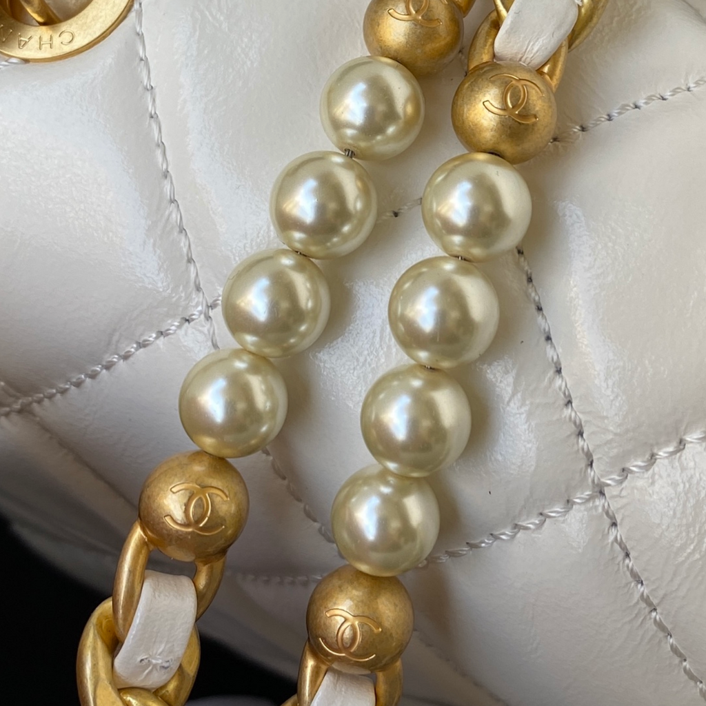 Medium Pearl Strap Bag