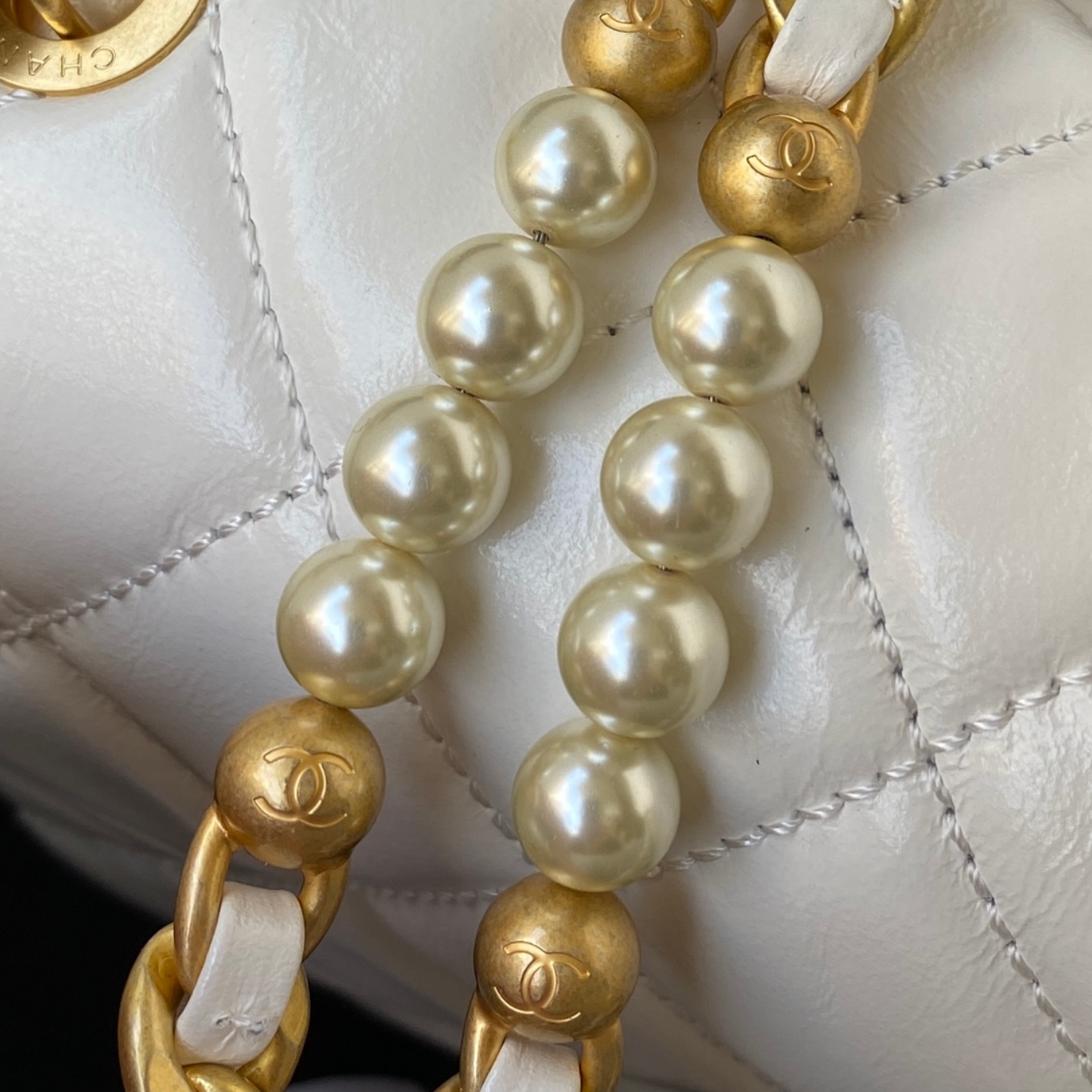 Medium Pearl Strap Bag