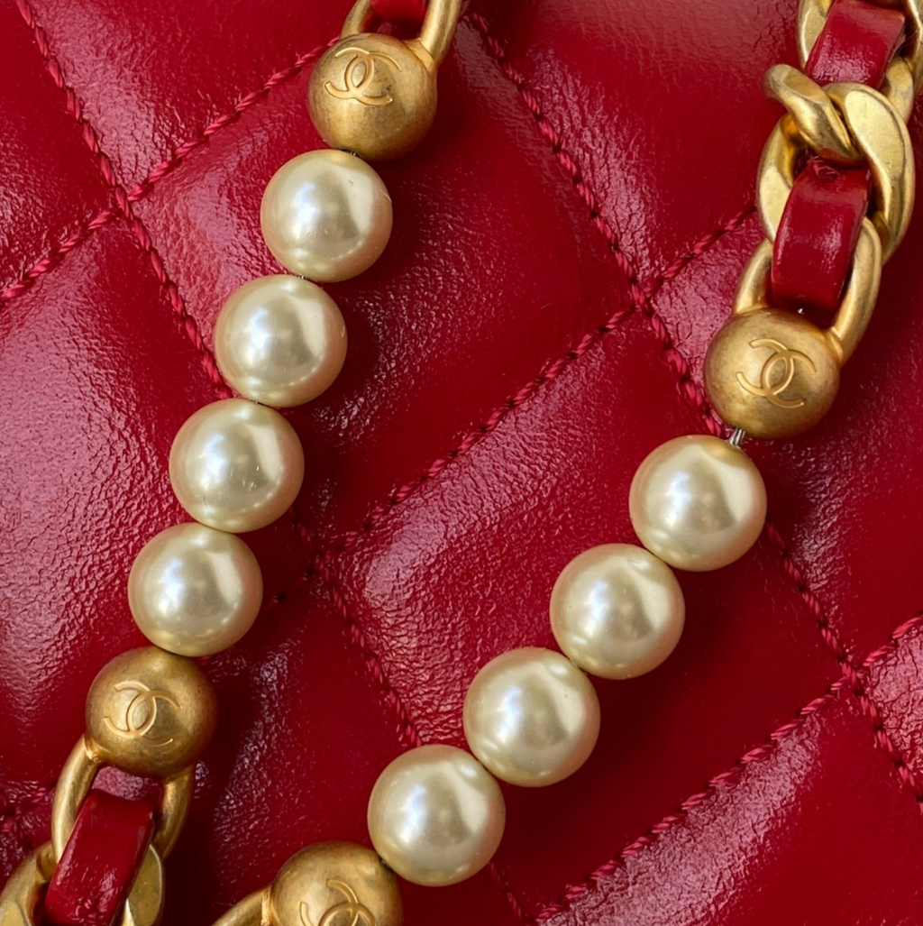 Medium Pearl Strap Bag