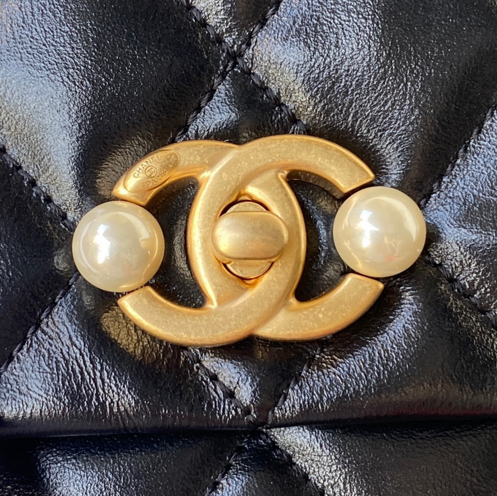 Medium Pearl Strap Bag