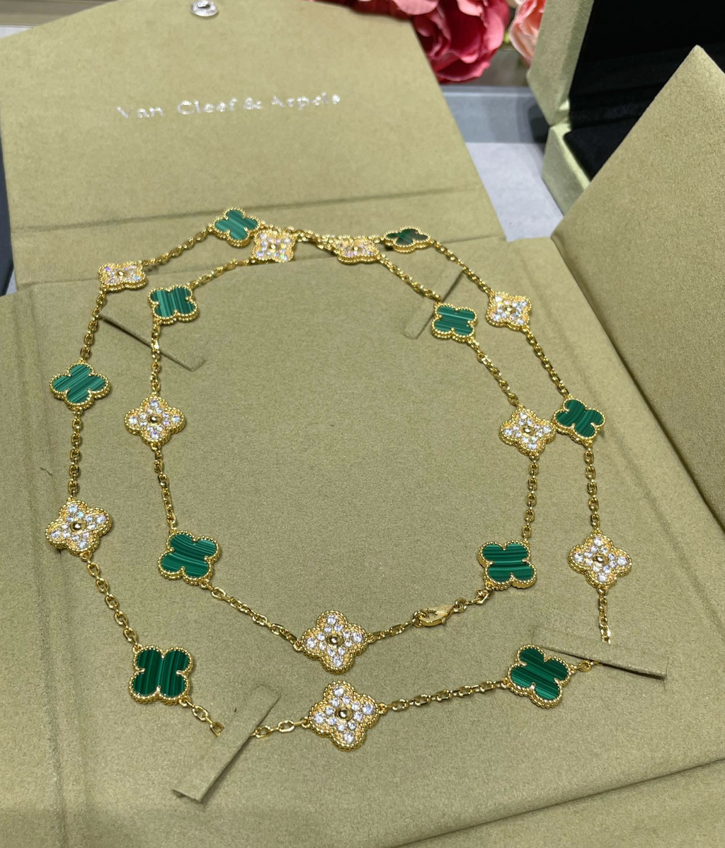 Long Clover Necklace – Malachite & Diamond Look