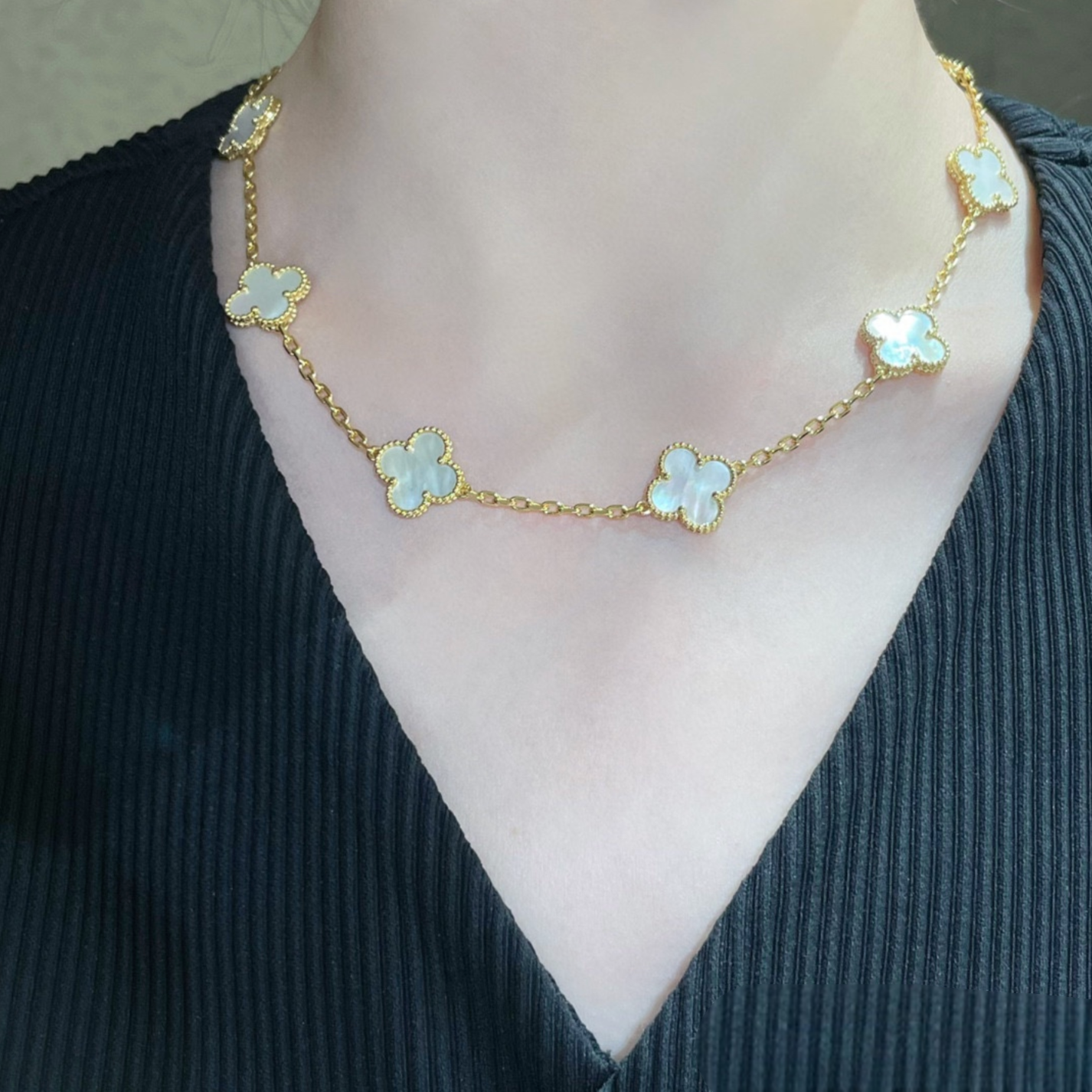 Clover Necklace – Mother of Pearl