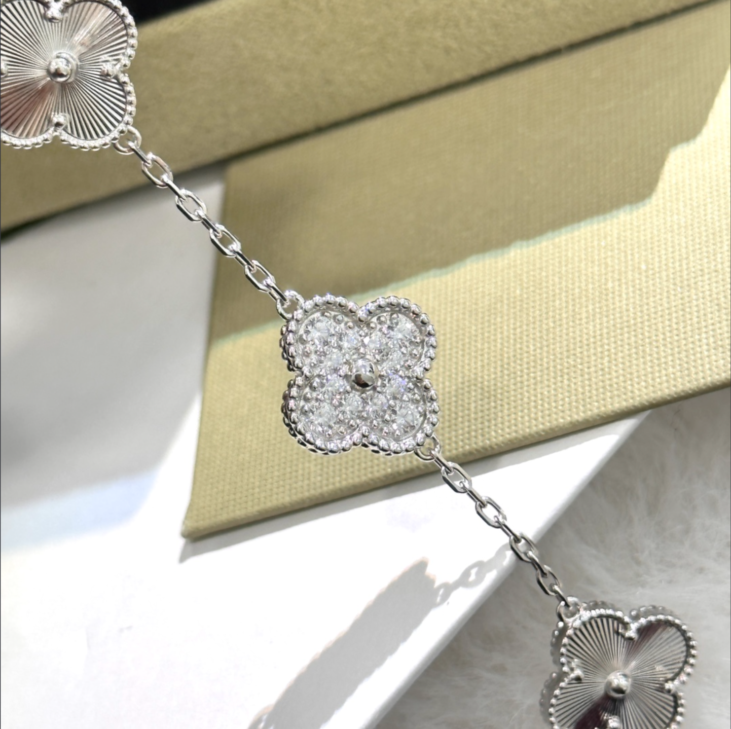 Alhambra Clover Bracelet