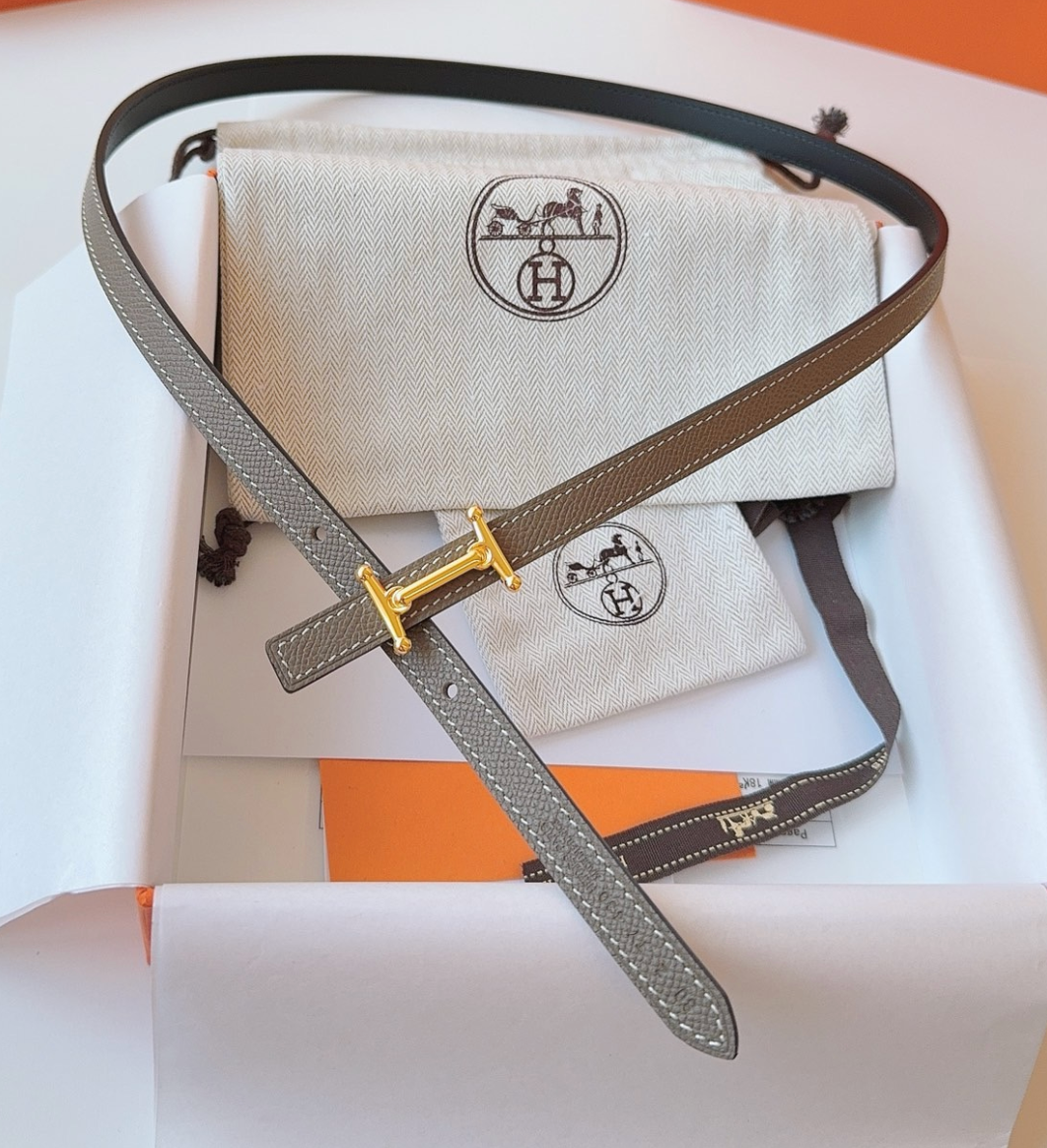 Slim Reversible Belt – Etoupe / Black (Gold Hardware)