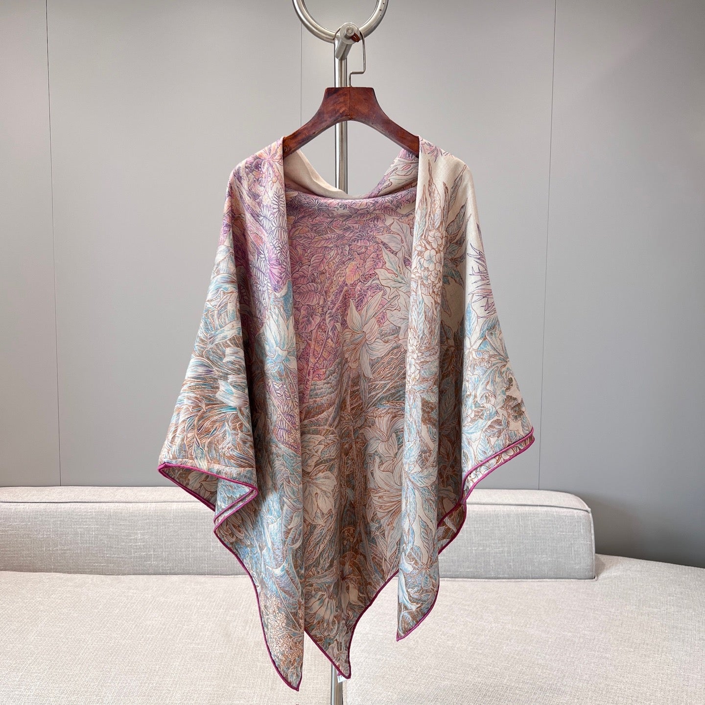 Botanical Garden Cashmere & Silk Shawl 136 x 137 cm – Pink